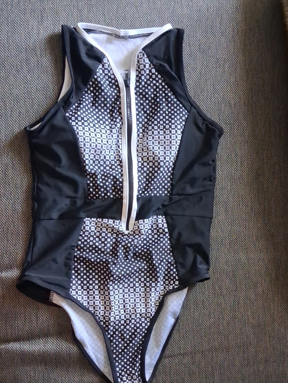 Kids Black and White Front-Zip One-Piece Swimsuit.      '